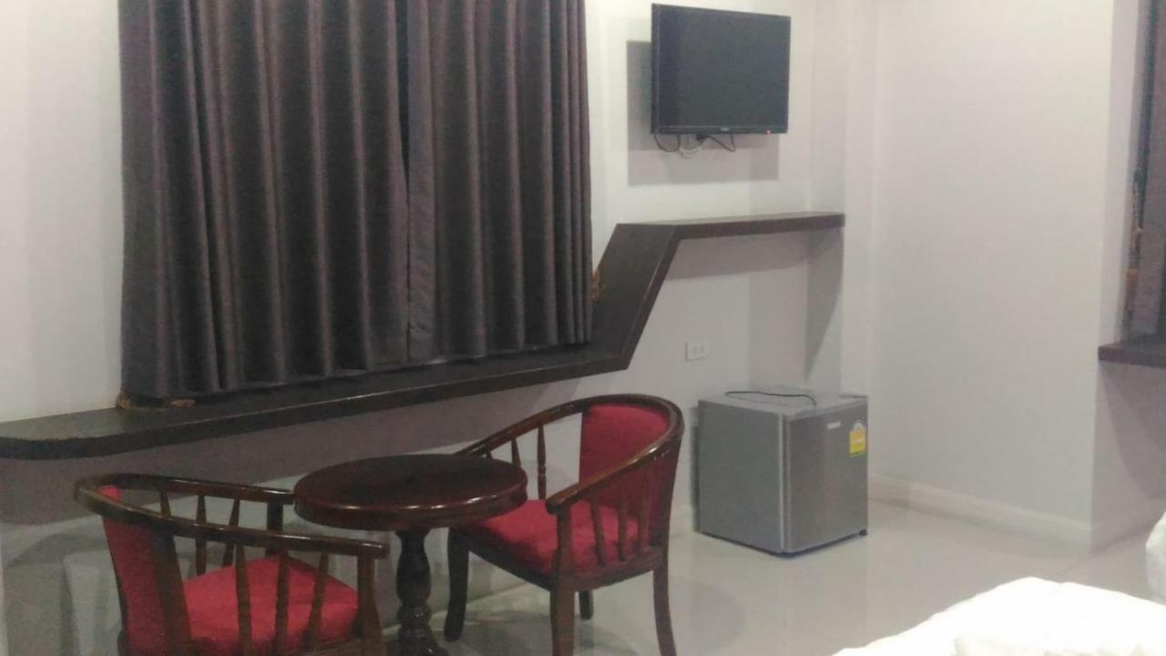 Manida Place Hotel Nakhonratchasima Zewnętrze zdjęcie